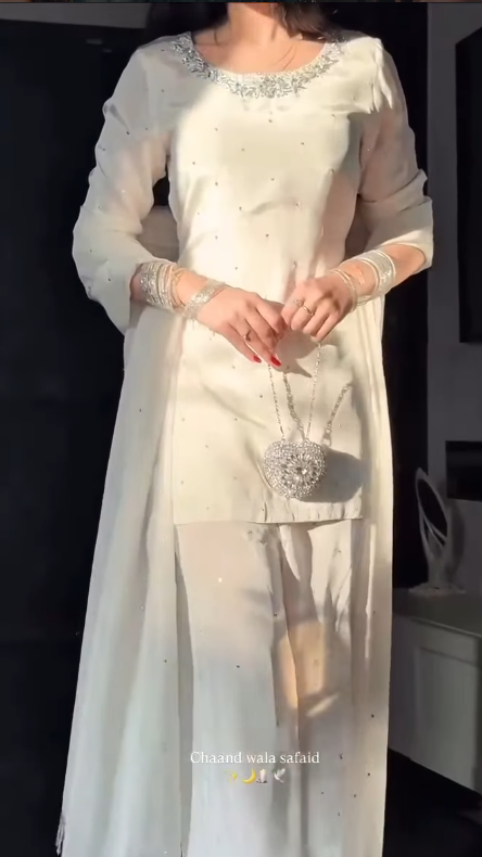 WHITE ROSE